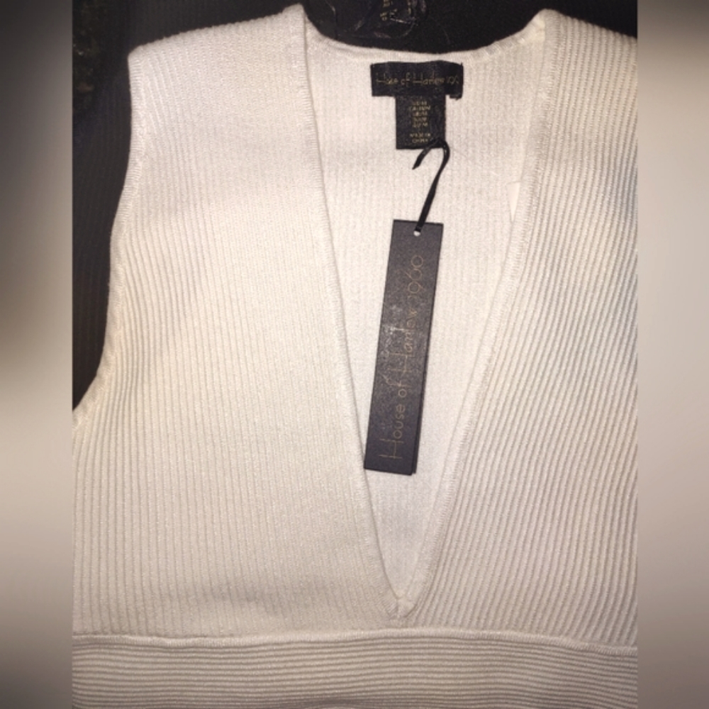 House of Harlow 1960 Deep V-neck Ribbed Knit Crop Top - Picture 3 of 4